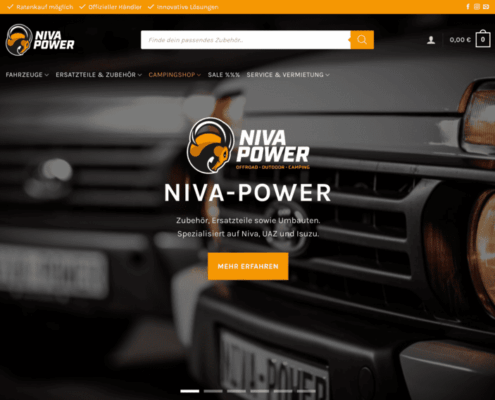 Startseite von niva-power.de mit einem atmosphärischen Hintergrundbild eines Lada Niva im Dunkeln und dem Hinweis auf Spezialisierungen für Niva, UAZ und Isuzu.